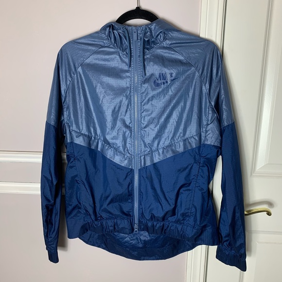 Nike Tops - NIKE windbreaker